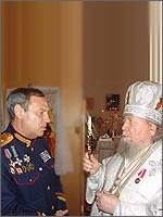 Вячеслав Воробьев, член Центрального Совета Общероссийского общественного движения «Россия Православная» вручил архиепископу Паисию орден «Во имя Святых благоверных князей Бориса и Глеба»