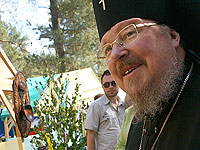 В праздник Пятидесятницы архиепископ Пантелеимон совершил литургию в Троицком храме Льгова и принял участие в празднике «Троицкие хороводы в Орловском Полесье». 23 мая 2010 г.