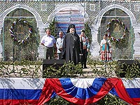 В праздник Пятидесятницы архиепископ Пантелеимон совершил литургию в Троицком храме Льгова и принял участие в празднике «Троицкие хороводы в Орловском Полесье». 23 мая 2010 г.