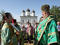 Архиерейское служение в день памяти прп. Макария Алтайского в Болхове. 31 мая 2010 г.