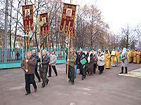 В день празднования Собора Архистратига Михаила архиепископ Пантелеимон совершил Божественную литургию в Успенском храме Орла. 21 ноября 2010 г.