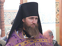 В день памяти 40 мучеников Севастийских архиепископ Антоний совершил Божественную литургию в Свято-Успенском монастыре. 22 марта 2012 г.