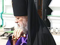 Во вторник Светлой Седмицы архиепископ Антоний совершил Божественную литургию в храме Иверской иконы Божией Матери. 17 апреля 2012 г.