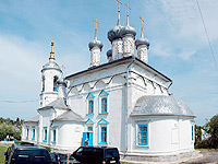 В праздник первоверховных апостолов Петра и Павла архиепископ Антоний совершил литургию в Петропавловском храме Мценска. 12 июля 2012 г.