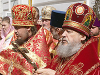 В праздник Рождества Иоанна Предтечи архиепископ Антоний совершил Божественную литургию в Иоанно-Крестительском храме. 7 июля 2012 г.