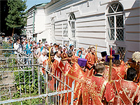 В праздник Рождества Иоанна Предтечи архиепископ Антоний совершил Божественную литургию в Иоанно-Крестительском храме. 7 июля 2012 г.