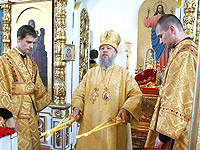 В праздник первоверховных апостолов Петра и Павла архиепископ Антоний совершил литургию в Петропавловском храме Мценска. 12 июля 2012 г.