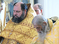 В праздник первоверховных апостолов Петра и Павла архиепископ Антоний совершил литургию в Петропавловском храме Мценска. 12 июля 2012 г.