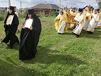 В день памяти священноисповедника Георгия Коссова архиепископ Антоний совершил литургию в Спасо-Преображенском соборе г. Болхова, а также посетил храм святого священноисповедника Георгия Коссова в селе Чекряк и Троицкий Рождества Богородицы Оптин женский монастырь. 8 сентября 2012 г.