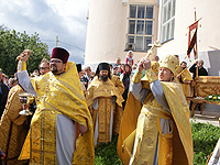 В день памяти священноисповедника Георгия Коссова архиепископ Антоний совершил литургию в Спасо-Преображенском соборе г. Болхова, а также посетил храм святого священноисповедника Георгия Коссова в селе Чекряк и Троицкий Рождества Богородицы Оптин женский монастырь. 8 сентября 2012 г.
