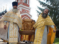 В день памяти священноисповедника Георгия Коссова архиепископ Антоний совершил литургию в Спасо-Преображенском соборе г. Болхова, а также посетил храм святого священноисповедника Георгия Коссова в селе Чекряк и Троицкий Рождества Богородицы Оптин женский монастырь. 8 сентября 2012 г.