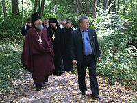 В день памяти священноисповедника Георгия Коссова архиепископ Антоний совершил литургию в Спасо-Преображенском соборе г. Болхова, а также посетил храм святого священноисповедника Георгия Коссова в селе Чекряк и Троицкий Рождества Богородицы Оптин женский монастырь. 8 сентября 2012 г.