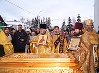 В Болховском районе прошли торжества в честь 12-летия обретения мощей священноисповедника Георгия Коссова. 9 декабря 2012 г.