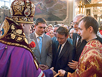 Великая вечерня в Ахтырском кафедральном соборе в день праздника Светлого Христова Воскресения. 5 мая 2013 г.