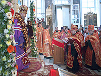 Великая вечерня в Ахтырском кафедральном соборе в день праздника Светлого Христова Воскресения. 5 мая 2013 г.