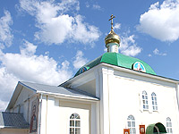 В праздник Преображения Господня архиепископ Орловский и Ливенский Антоний совершил литургию в Преображенском храме с. Лаврово.  19 августа 2013 г.