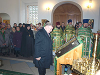 Архиепископ Орловский и Ливенский Антоний совершил чин великого освящения храма Святой Живоначальной Троицы в городе Болхове и Божественную литургию в новоосвященном храме. 1 ноября 2013 г.
