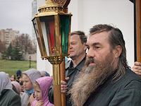 В праздник Казанской иконы Божией Матери архиепископ Антоний совершил литургию в Казанском храме Свято-Успенского монастыря. 4 ноября 2013 г.
