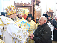 В праздник Обрезания Господня и святителя Василия Великого  архиепископ Орловский и Ливенский Антоний совершил литургию в Казанском храме Свято-Успенского мужского монастыря г. Орла. 14 января 2014 г.