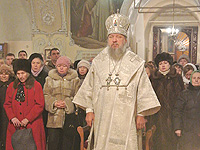 В праздник Богоявления архиепископ Орловский и Ливенский Антоний совершил Божественную литургию в Богоявленском соборе Орла, возглавил крестный ход на иордань и Чин великого освящения воды в реке Оке. 19 января 2014 г.
