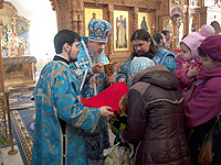 В день празднования Иверской иконе Божией Матери архиепископ Орловский и Ливенский Антоний совершил в Иверском храме города Орла всенощное бдение и Божественную литургию. 25 февраля 2014 г.