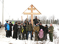 На главных въездах в город Мценск установлены поклонные кресты. 12-16 февраля 2014 г.