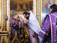 В неделю 4-ю Великого поста архиепископ Орловский и Ливенский Антоний совершил Божественную литургию в Свято-Сергиевском кафедральном соборе г. Ливны. 30 марта 2014 г.