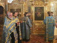 Архиепископ Орловский и Ливенский Антоний совершил утреню с чтением Акафиста Пресвятой Богородице в Ахтырском кафедральном соборе. 4 апреля 2014 г.
