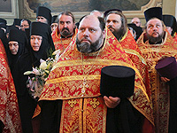 В день праздника Воскресения Христова архиепископ Орловский и Ливенский Антоний совершил Пасхальную великую вечерню в Ахтырском кафедральном соборе г. Орла. 20 апреля 2014 г.