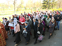 В пятницу Светлой Седмицы архиепископ Орловский и Ливенский Антоний совершил литургию в Успенском (Михаило-Архангельском) храме г. Орла. 25 апреля 2014 г.