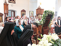В праздник Балыкинской иконы Божией Матери архиепископ Орловский и Ливенский Антоний совершил Божественную литургию в Свято-Введенском женском монастыре Орла, главной святыней которого является почитаемый чудотворный Балыкинский образ Пресвятой Богородицы. 13 июля 2014 г.