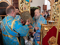 В праздник Балыкинской иконы Божией Матери архиепископ Орловский и Ливенский Антоний совершил Божественную литургию в Свято-Введенском женском монастыре Орла, главной святыней которого является почитаемый чудотворный Балыкинский образ Пресвятой Богородицы. 13 июля 2014 г.