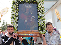 В праздник Балыкинской иконы Божией Матери архиепископ Орловский и Ливенский Антоний совершил Божественную литургию в Свято-Введенском женском монастыре Орла, главной святыней которого является почитаемый чудотворный Балыкинский образ Пресвятой Богородицы. 13 июля 2014 г.