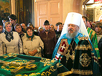 В день памяти преподобного Сергия Радонежского митрополит Орловский и Болховский Антоний в сослужении епископа Ливенского и Малоархангельского Нектария совершил Божественную литургию в Свято-Сергиевском кафедральном соборе г. Ливны. 8 октября 2014 г.