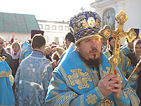 Митрополит Орловский и Болховский Антоний в сослужении епископа Ливенского и Малоархангельского Нектария совершил всенощное бдение и Божественную литургию в храме Иверской иконы Божией Матери г. Орла. 25-26 октября 2014 г.