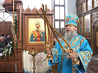 В канун праздника Казанской иконы Божией Матери в Ахтырском кафедральном соборе Орла митрополит Орловский и Болховский Антоний совершил всенощное бдение с акафистом Божией Матери. Архипастырю сослужили схиархимандрит Илий (Ноздрин) и духовенство собора. 4 ноября в Казанском храме Свято-Успенского мужского монастыря г. Орла митрополит Антоний совершил Божественную литургию. 3-4 ноября 2014 г.
