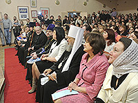 Рождественский праздник, подготовленный учащимися и преподавателями орловской Православной гимназии во имя священномученика Иоанна Кукши, состоялся в зале школы искусств имени Кабалевского. 11 января 2015 г.
