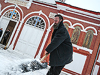 Митрополит Орловский и Болховский Антоний совершил Божественную литургию в Христорождественском храме г. Болхова. 10 января 2015 г.