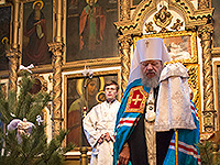 Митрополит Орловский и Болховский Антоний совершил Божественную литургию в Христорождественском храме г. Болхова. 10 января 2015 г.