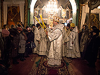 Митрополит Орловский и Болховский Антоний совершил Божественную литургию в Христорождественском храме г. Болхова. 10 января 2015 г.
