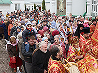 Во вторник Светлой Седмицы митрополит Орловский и Болховский Антоний и епископ Ливенский и Малоархангельский Нектарий совершили литургию в Иверском храме Орла в честь его престольного праздника. 14 апреля 2015 г.