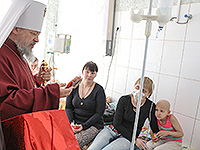 Митрополит Орловский и Болховский Антоний освятил отделение онкологии, гематологии и аллегро-иммунологии Детской областной клинической больницы. 24 апреля 2015 г.