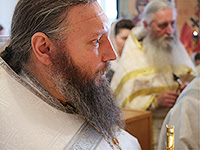 В праздник Вознесения Господня митрополит Орловский и Болховский Антоний совершил Божественную литургию в Казанском храме поселка Нарышкино. 21 мая 2015 г.
