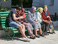 В праздник перенесения мощей святителя Николая из Мир Ликийских в Бар митрополит Орловский и Болховский Антоний совершил литургию в Николо-Песковском храме города Орла. 22 мая 2015 г.