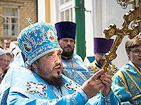 В праздник Ахтырской иконы Божией Матери митрополит Орловский и Болховский Антоний совершил в сослужении епископа Ливенского и Малоархангельского Нектария литургию в Ахтырском кафедральном соборе Орла. 15 июля 2015 г.
