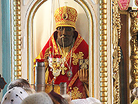 В праздник первоверховных апостолов Петра и Павла митрополит Орловский и Болховский Антоний совершил литургию в храме святых Петра и Павла г. Мценска. 12 июля 2015 г.