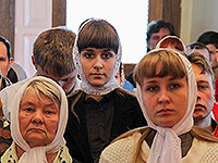 В праздник первоверховных апостолов Петра и Павла митрополит Орловский и Болховский Антоний совершил литургию в храме святых Петра и Павла г. Мценска. 12 июля 2015 г.