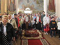 В праздник Преображения Господня митрополит Орловский и Болховский Антоний совершил литургию в Спасо-Преображенском храме на территории Государственного мемориального и природного музея-заповедника И.С. Тургенева «Спасское-Лутовиново» (Мценский район). 19 августа 2015 г.