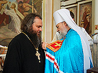 В праздник Преображения Господня митрополит Орловский и Болховский Антоний совершил литургию в Спасо-Преображенском храме на территории Государственного мемориального и природного музея-заповедника И.С. Тургенева «Спасское-Лутовиново» (Мценский район). 19 августа 2015 г.