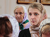 В день отдания праздника Успения Пресвятой Богородицы, Высокопреосвященнейший митрополит Орловский и Болховский Антоний совершил Божественную литургию в Свято-Успенском храме п. Тросна. 5 сентября 2015 г.
